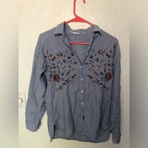 Women’s Button Down Shirt With Flowers Size XS